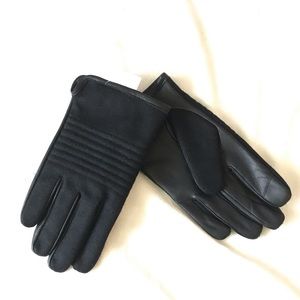 Calvin Klein Men’s Fleece Lines Gloves (BNWT)